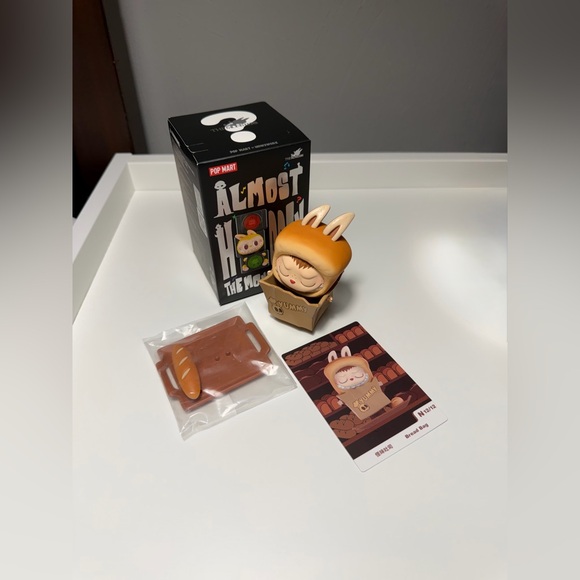 100% authentic PopMart The Monster’s figure - Picture 3 of 3